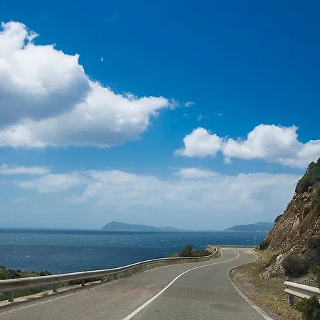مكان تخييم Cala D'ostia *