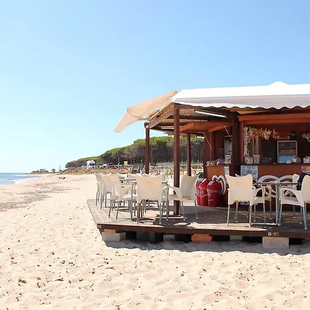 مكان تخييم Cala D'ostia *