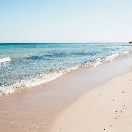 Cala D'ostia مكان تخييم *